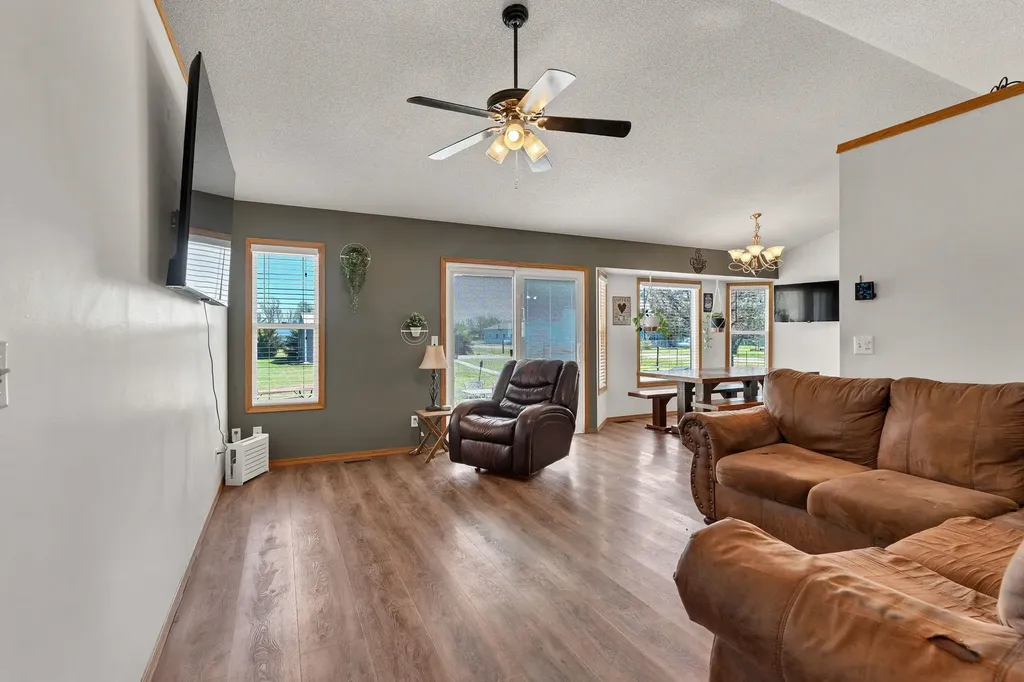 8814 N Ridge Road Valley Center KS 67147
