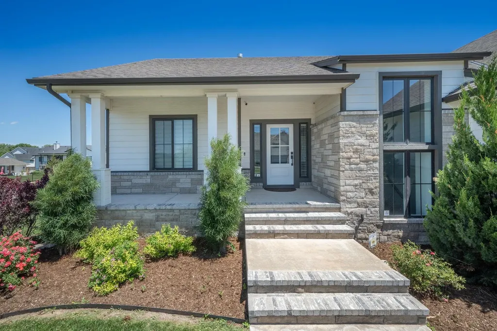 1604 N Shadow Rock Drive Andover KS 67002