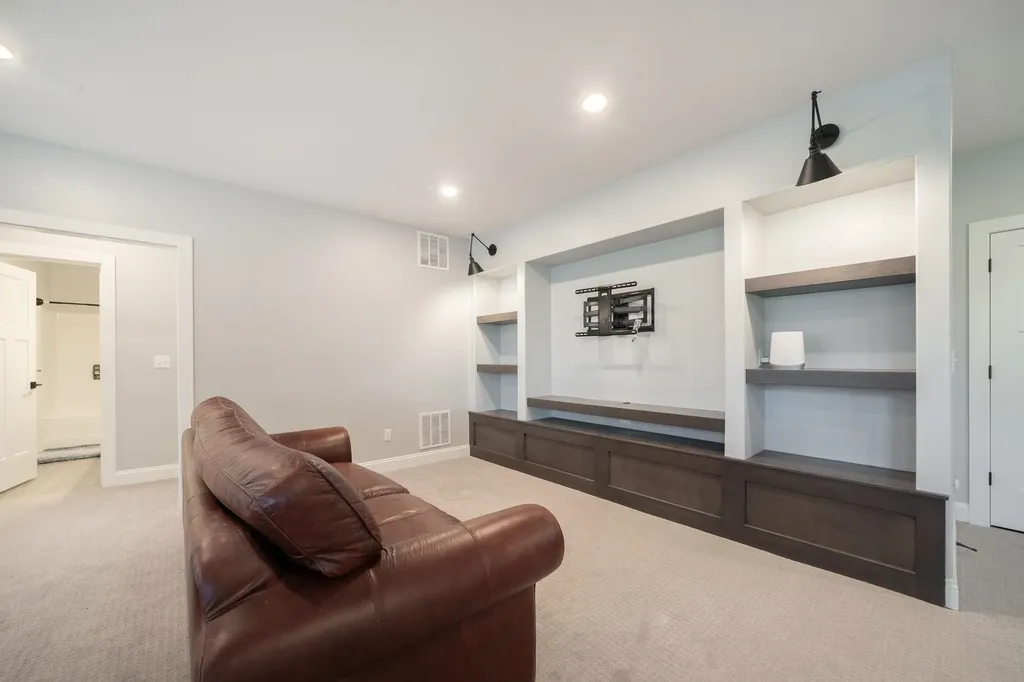 1604 N Shadow Rock Drive Andover KS 67002