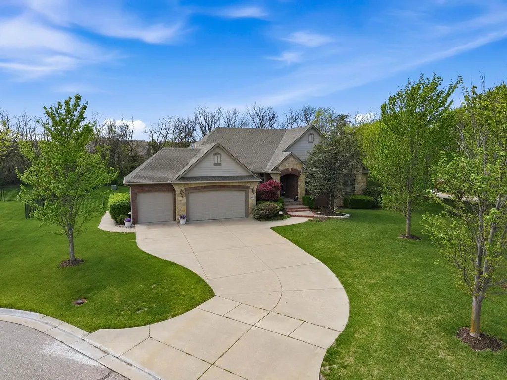 1809 N Glen Wood Circle Wichita KS 67230