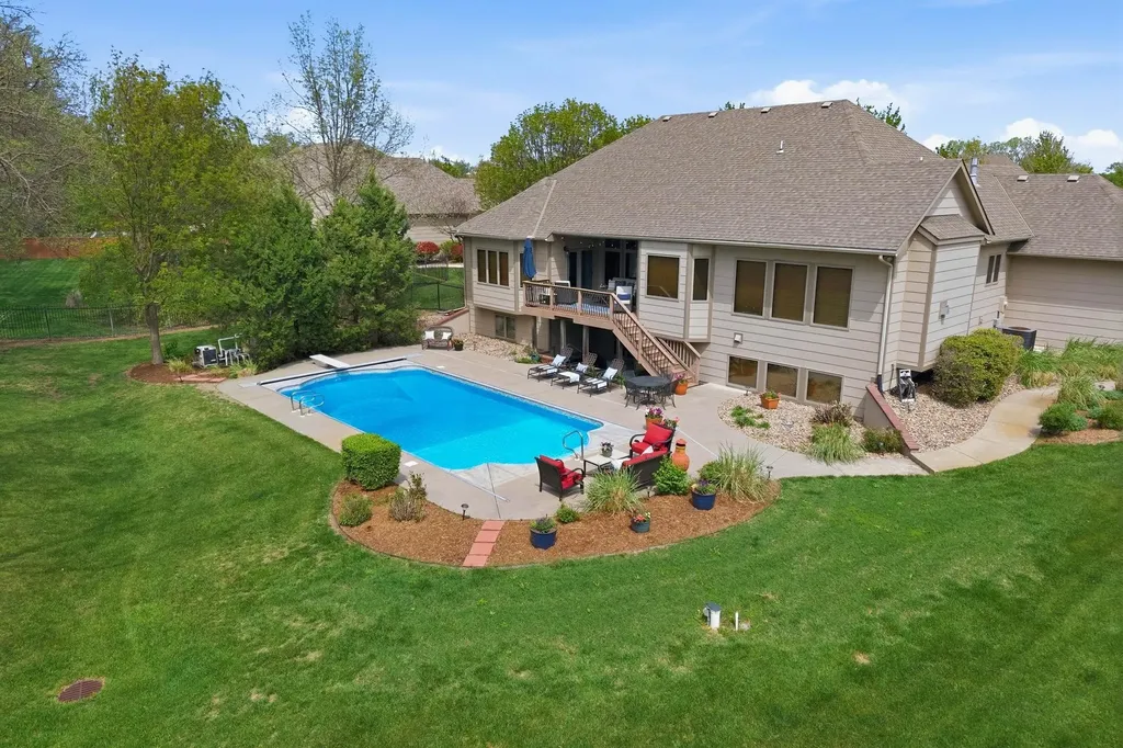 1809 N Glen Wood Circle Wichita KS 67230