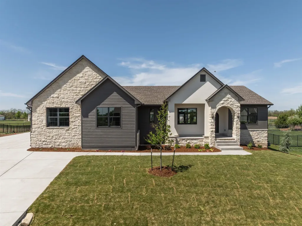 2013 N Clearstone Street Goddard KS 67052-8661