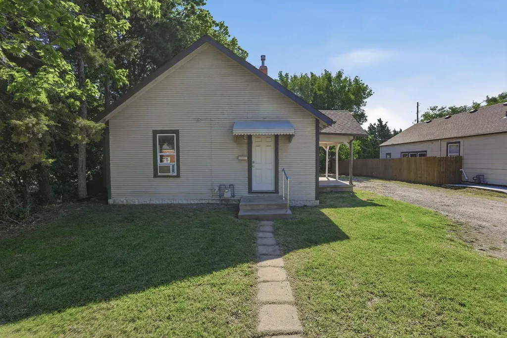 1204 N Oliver Avenue Wichita KS 67208