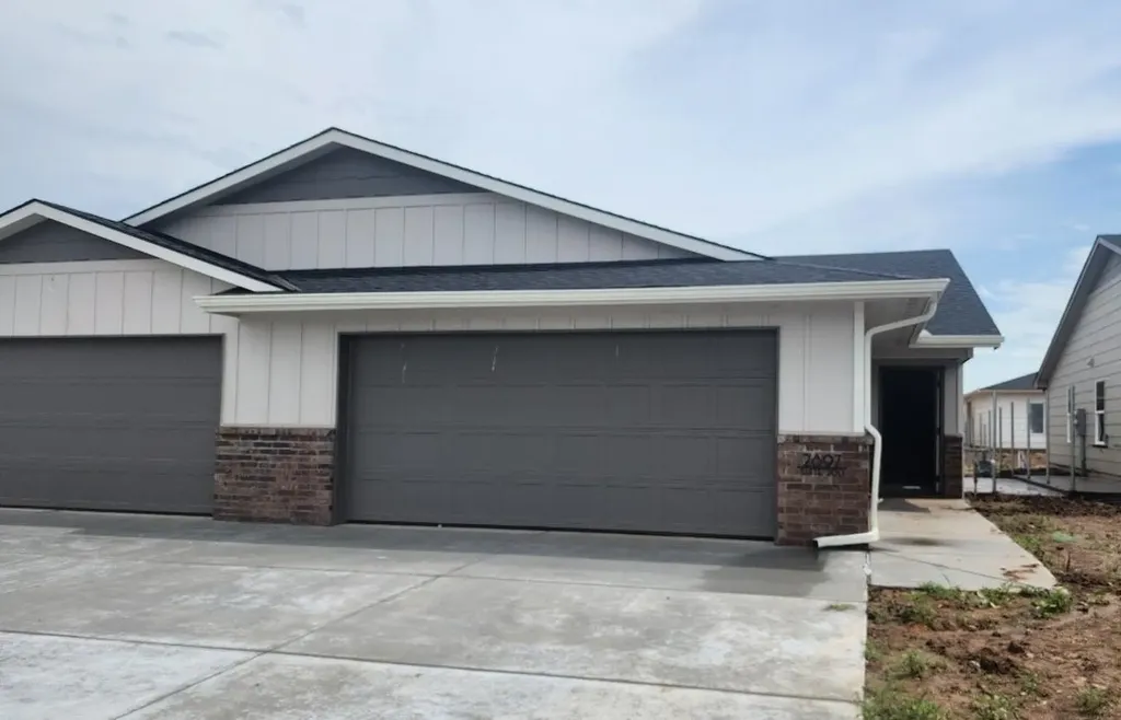 2897 S Cedar Crest Court Wichita KS 67215