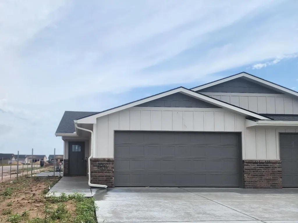 2897 S Cedar Crest Court Wichita KS 67215