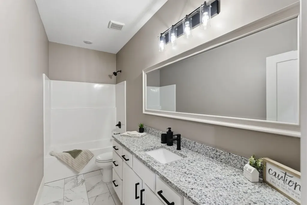 3513 S Bluelake Street Wichita KS 67215