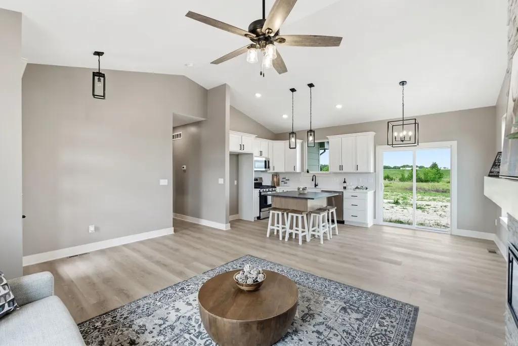 3513 S Bluelake Street Wichita KS 67215