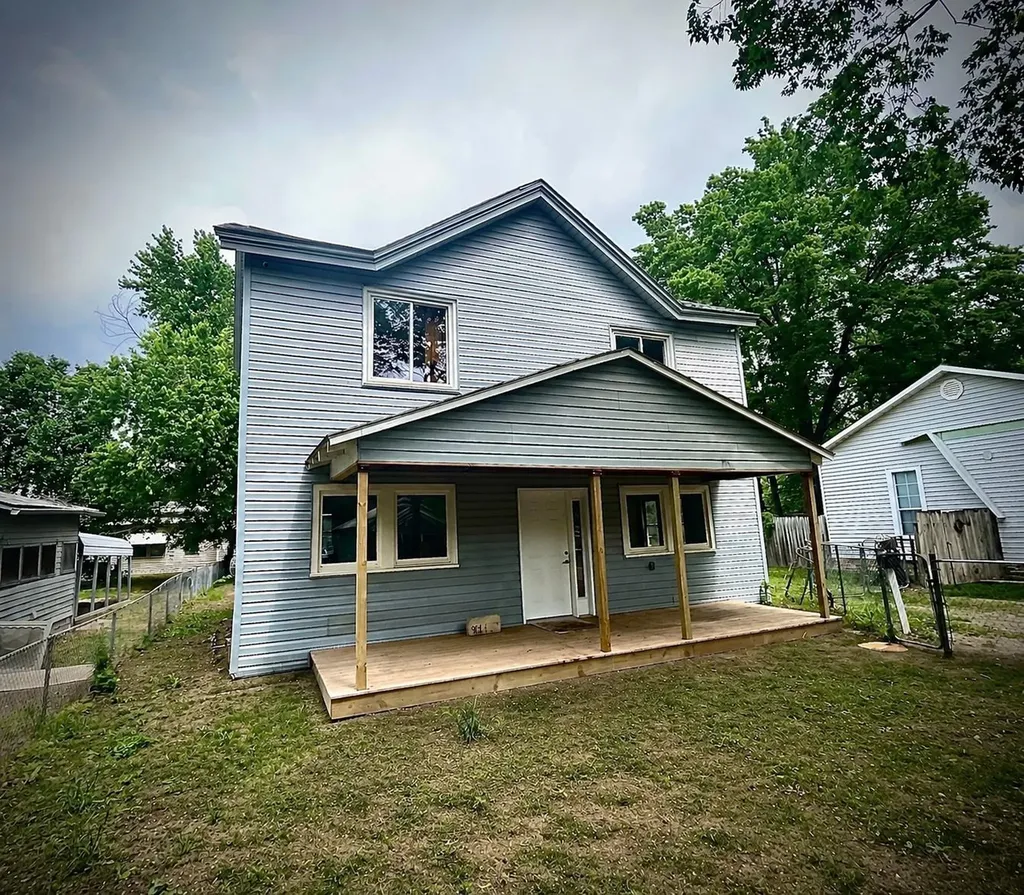 904 E 5th Avenue Winfield KS 67156