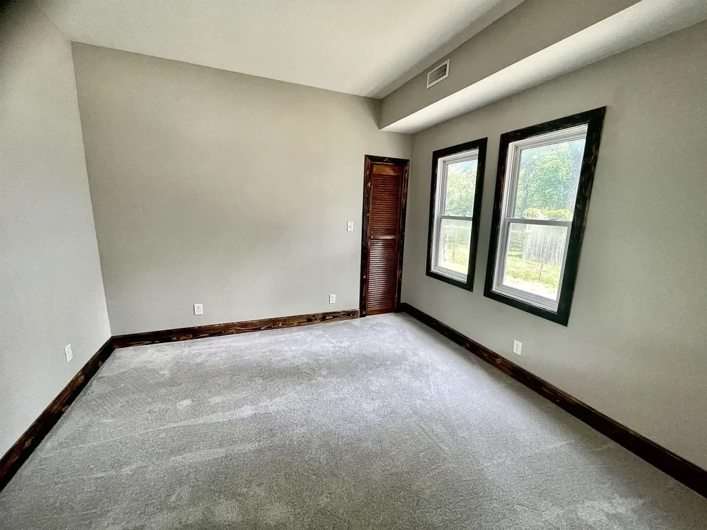 904 E 5th Avenue Winfield KS 67156