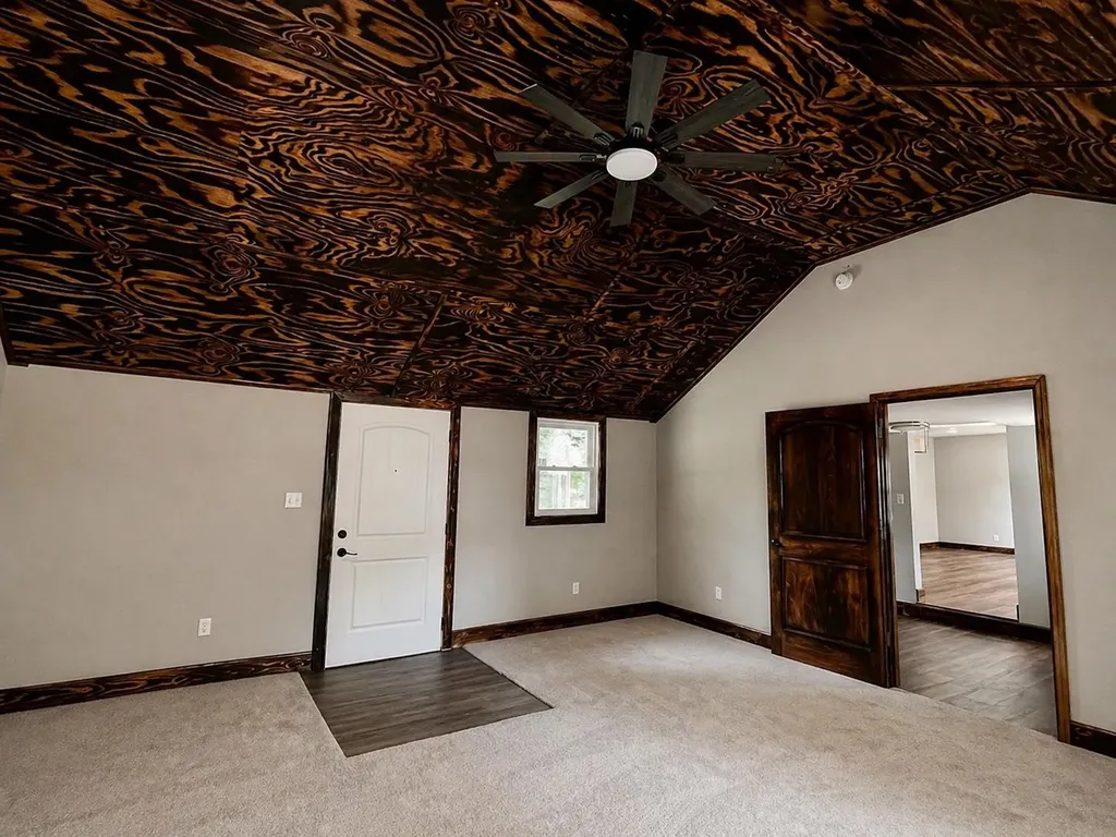 904 E 5th Avenue Winfield KS 67156