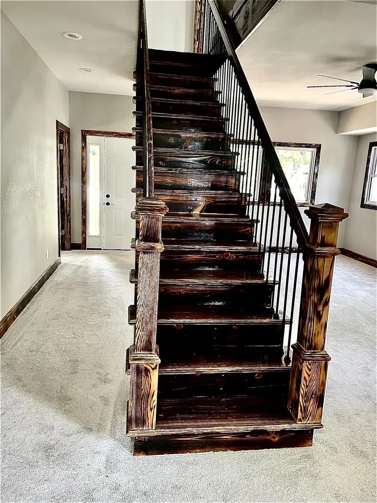 904 E 5th Avenue Winfield KS 67156