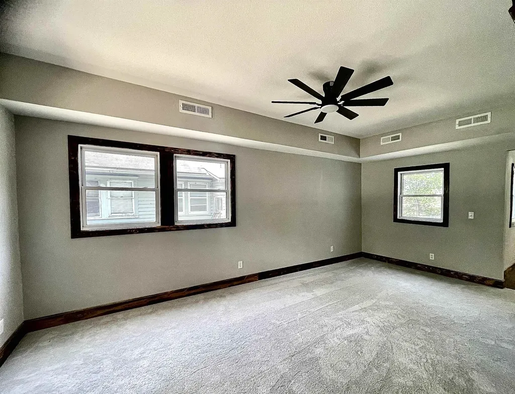 904 E 5th Avenue Winfield KS 67156