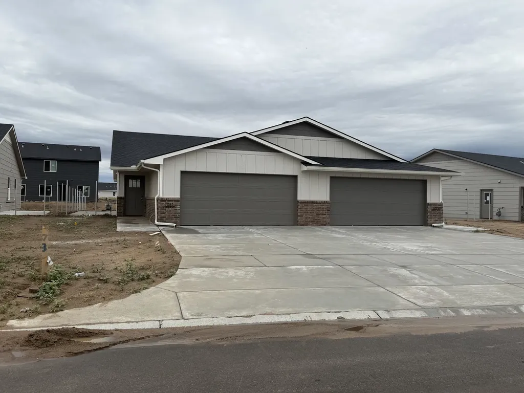 2873 S Cedar Crest Court Wichita KS 67215