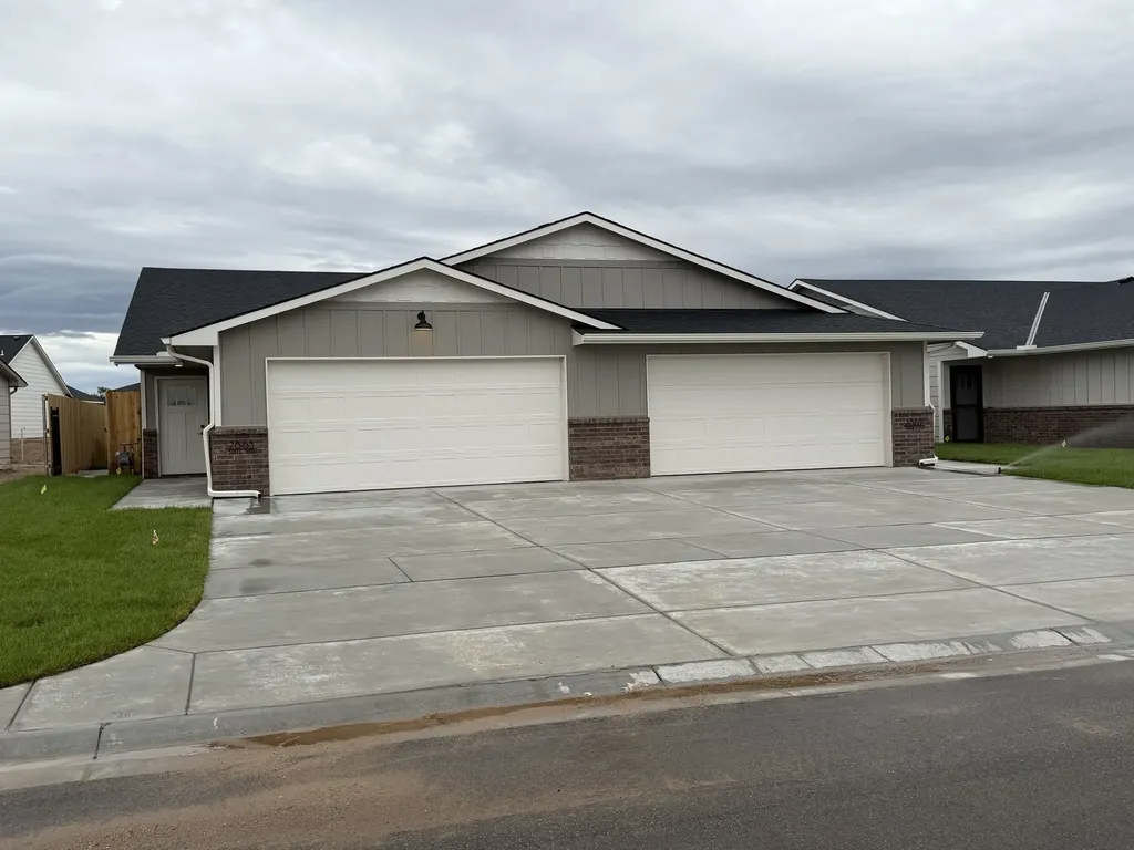 2865 S Cedar Crest Court Wichita KS 67215