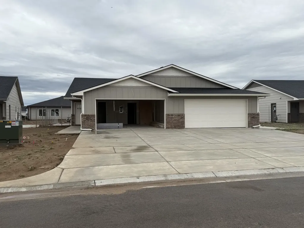 2877 S Cedar Crest Court Wichita KS 67215