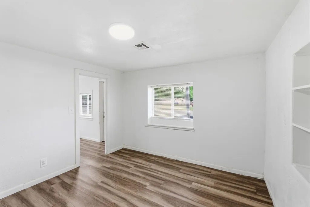 1801 S Glenn Wichita KS 67203