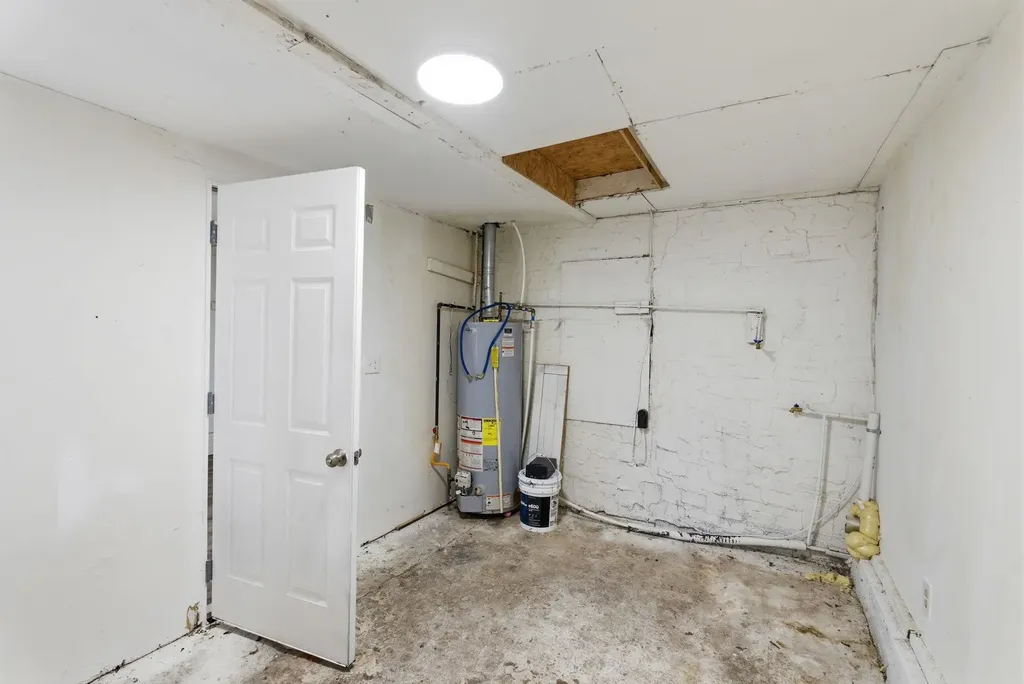 1801 S Glenn Wichita KS 67203