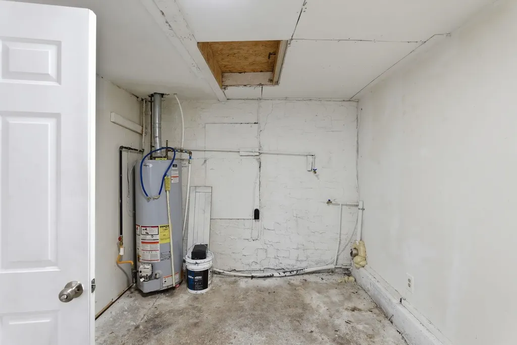 1801 S Glenn Wichita KS 67203