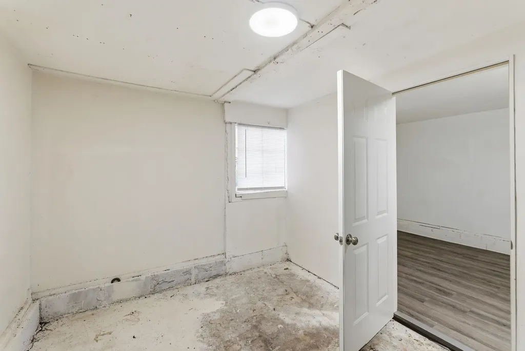 1801 S Glenn Wichita KS 67203