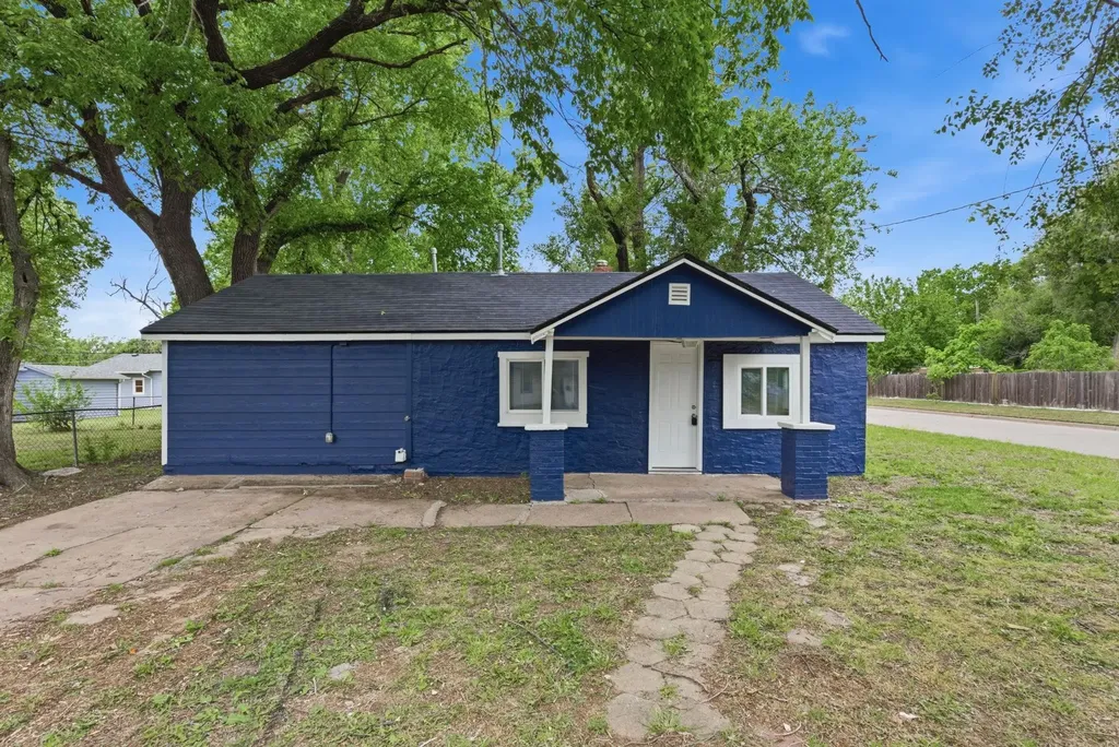 1801 S Glenn Wichita KS 67203