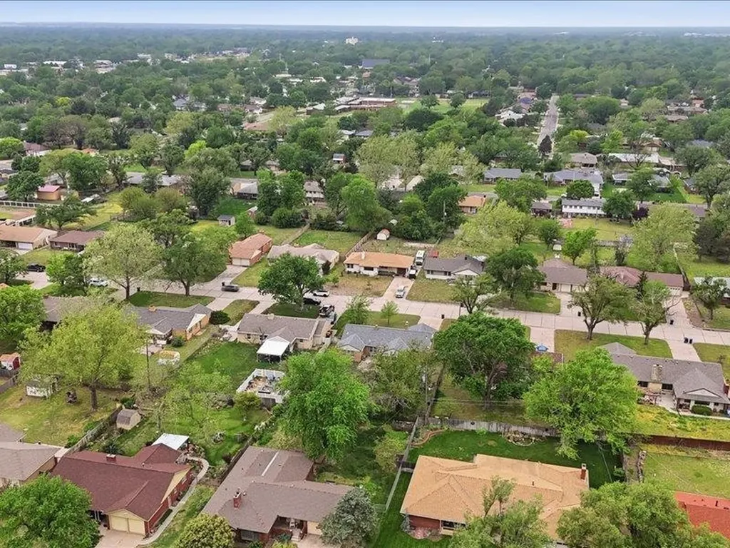 1647 N Clarence Wichita KS 67203