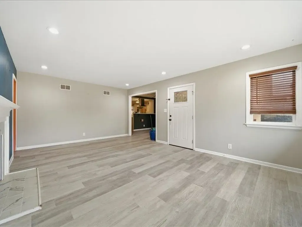 1647 N Clarence Wichita KS 67203