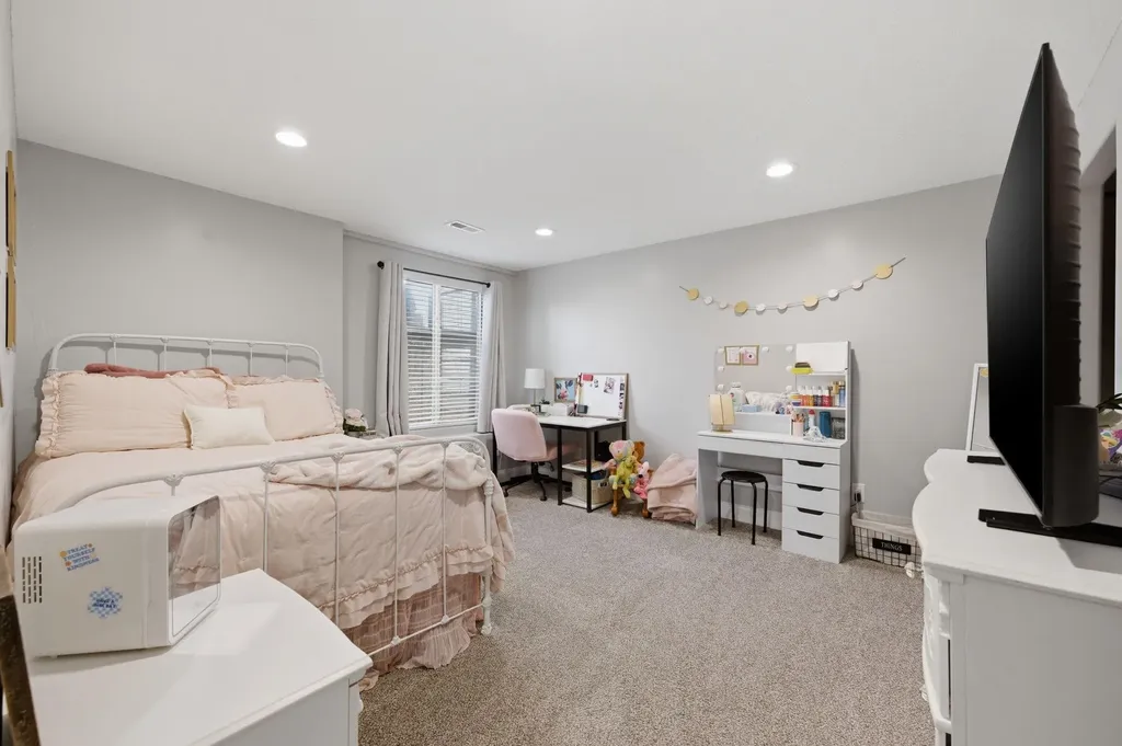 413 W Cherry Oaks Cheney KS 67025