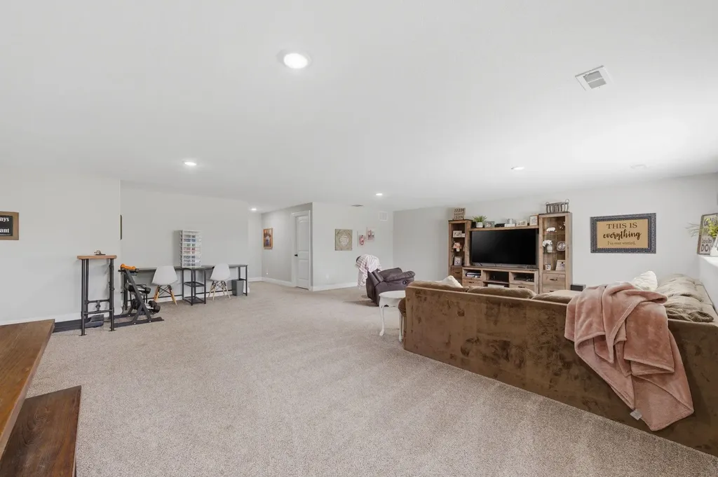 413 W Cherry Oaks Cheney KS 67025