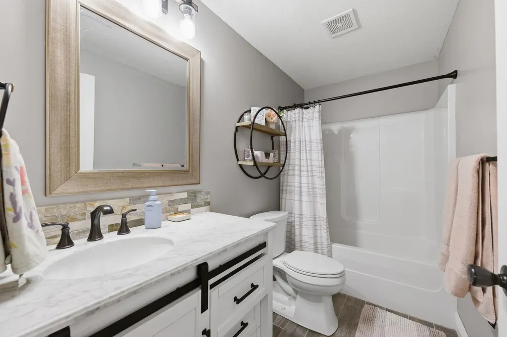 413 W Cherry Oaks Cheney KS 67025