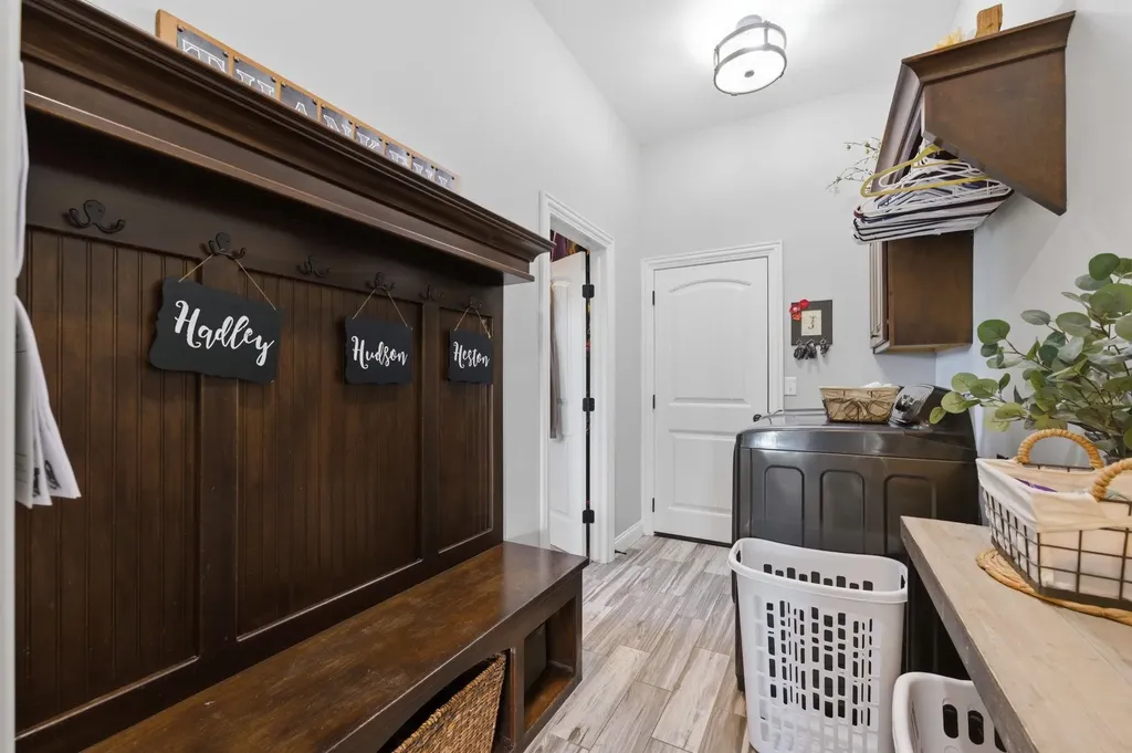 413 W Cherry Oaks Cheney KS 67025