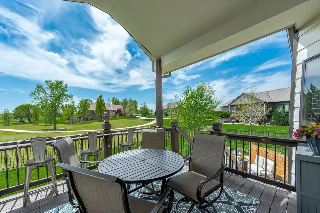413 W Cherry Oaks Cheney KS 67025