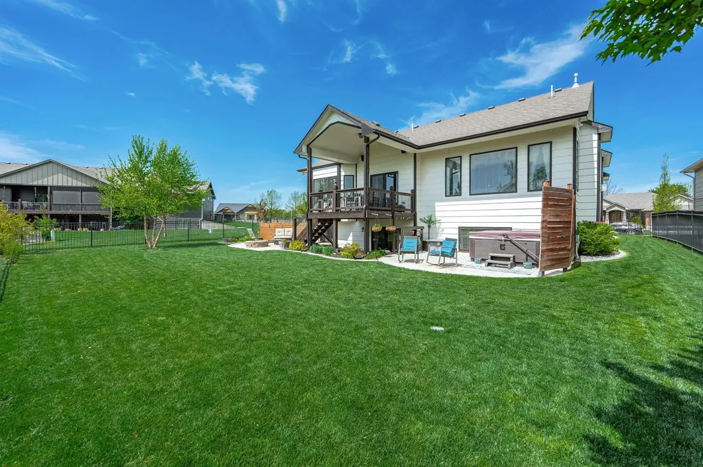 413 W Cherry Oaks Cheney KS 67025