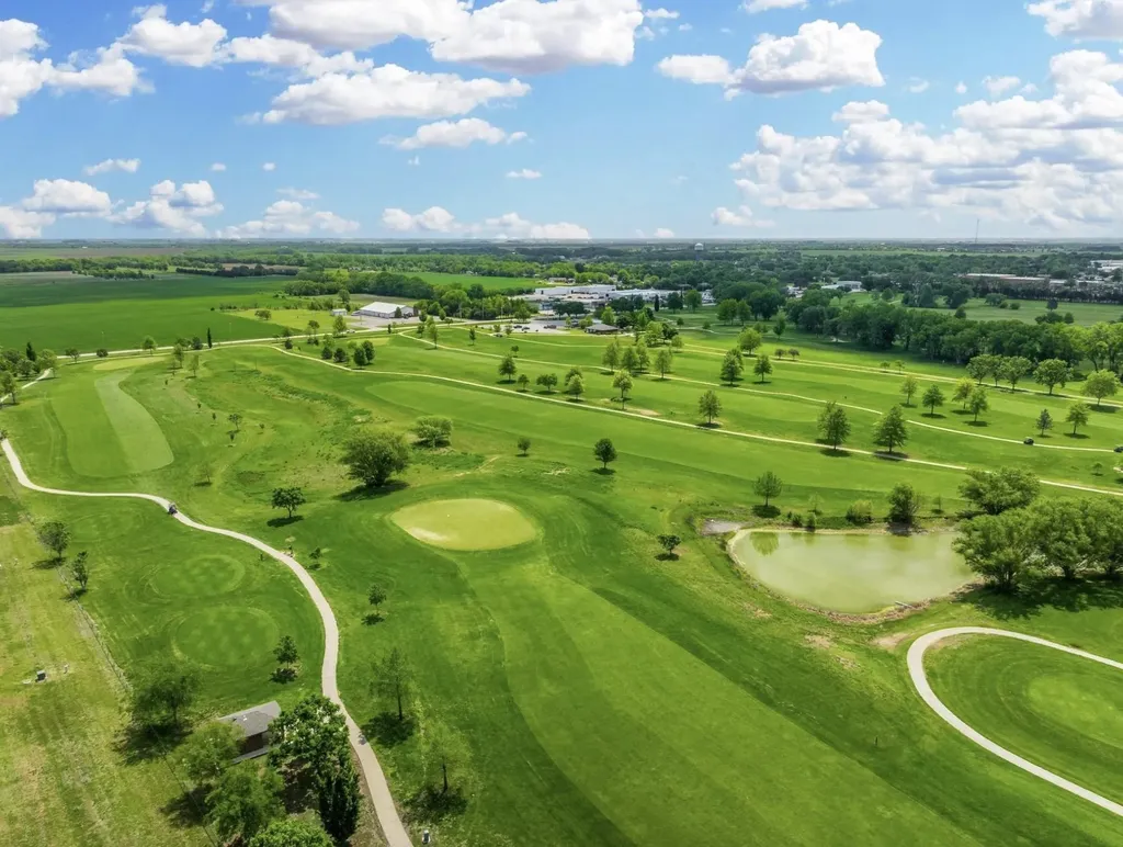 413 W Cherry Oaks Cheney KS 67025