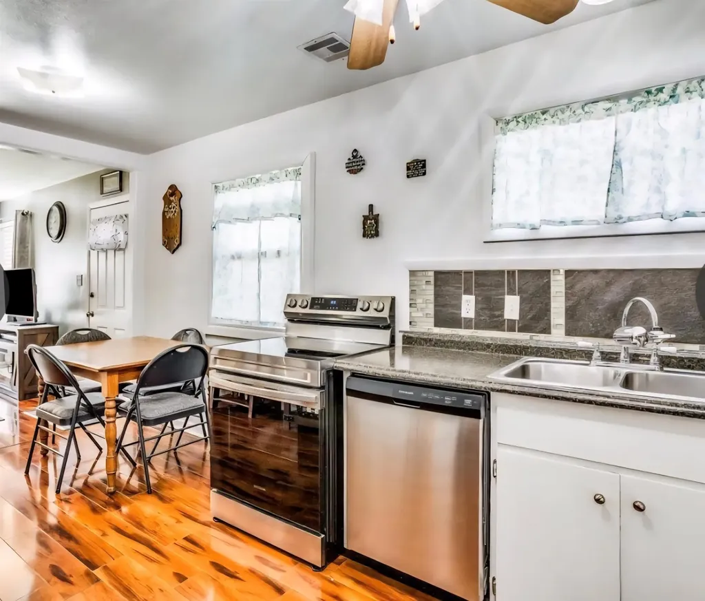 760 S Baltimore Avenue Derby KS 67037-1254