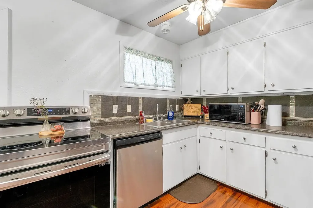 760 S Baltimore Avenue Derby KS 67037-1254