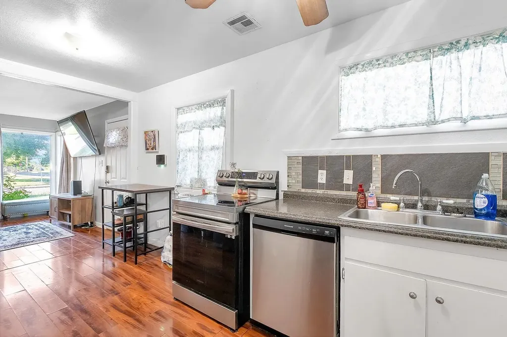 760 S Baltimore Avenue Derby KS 67037-1254