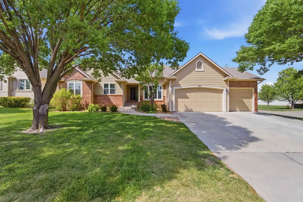 857 N Crest Court Wichita KS 67206
