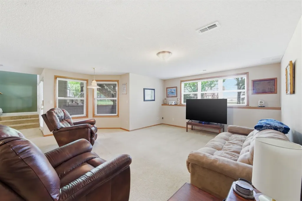 857 N Crest Court Wichita KS 67206