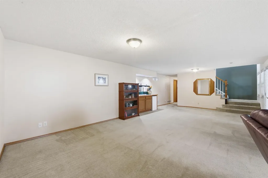 857 N Crest Court Wichita KS 67206
