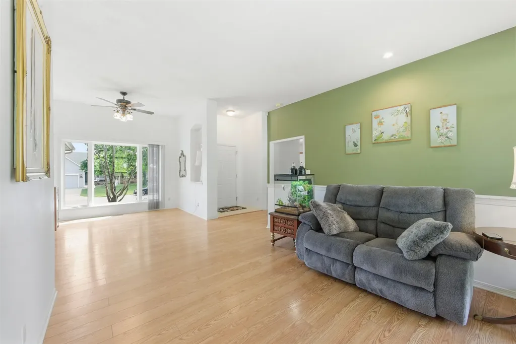 857 N Crest Court Wichita KS 67206