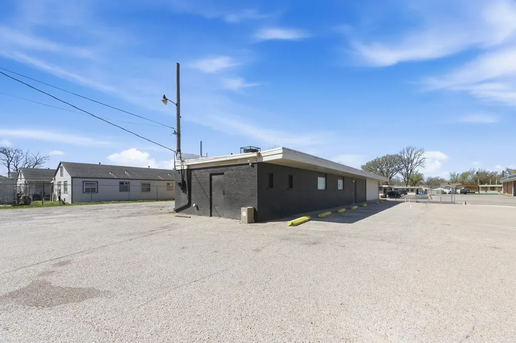 2032 S Broadway Wichita KS 67211