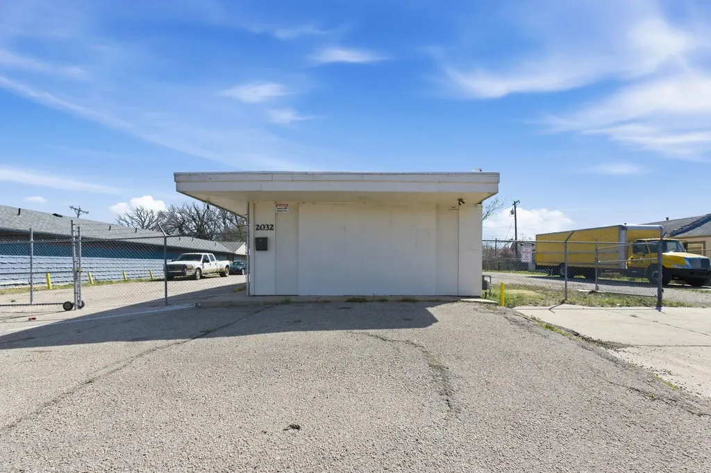 2032 S Broadway Wichita KS 67211