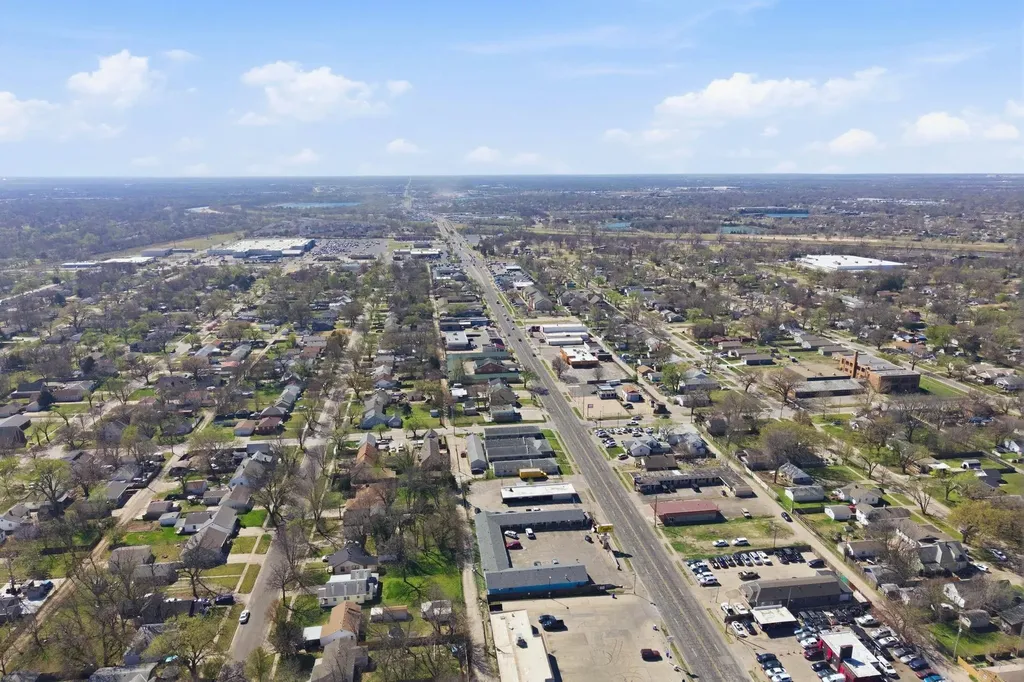 2032 S Broadway Wichita KS 67211