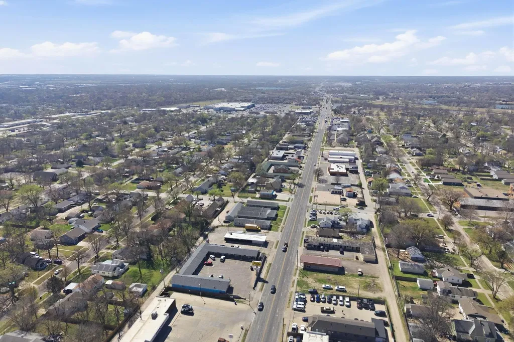 2032 S Broadway Wichita KS 67211