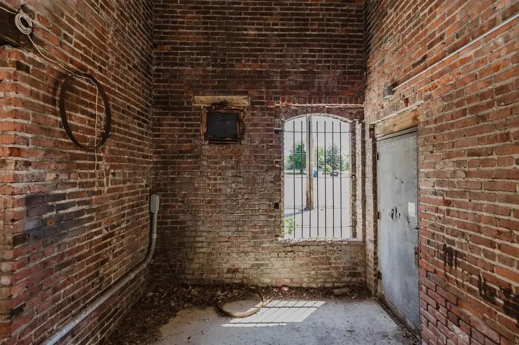 1001 W Douglas Avenue Wichita KS 67213