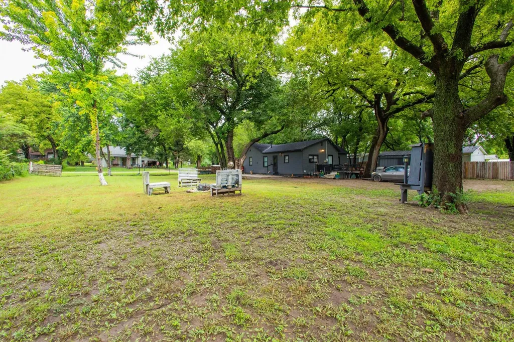 912 W Lincoln Avenue Wellington KS 67152-3335