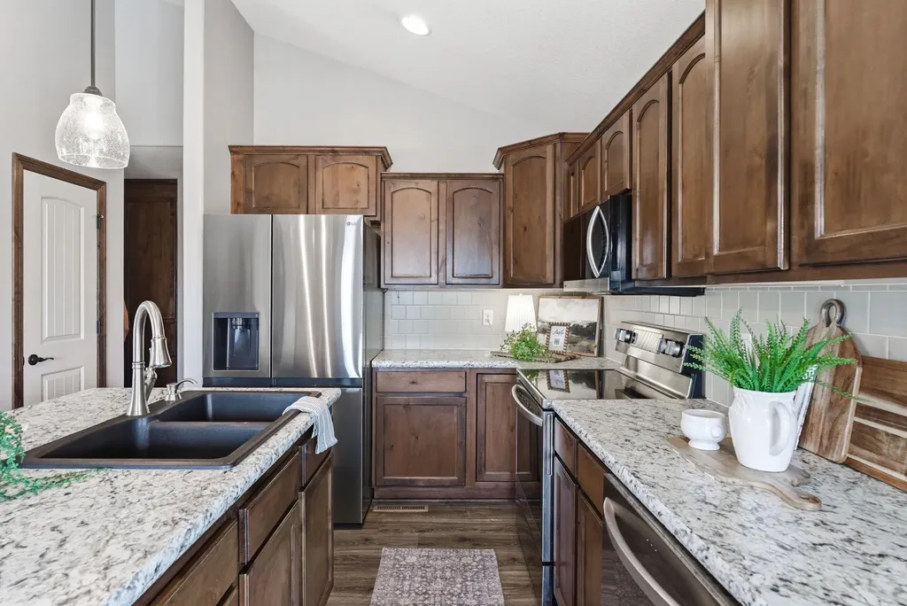 2739 N Woodridge Court Wichita KS 67226