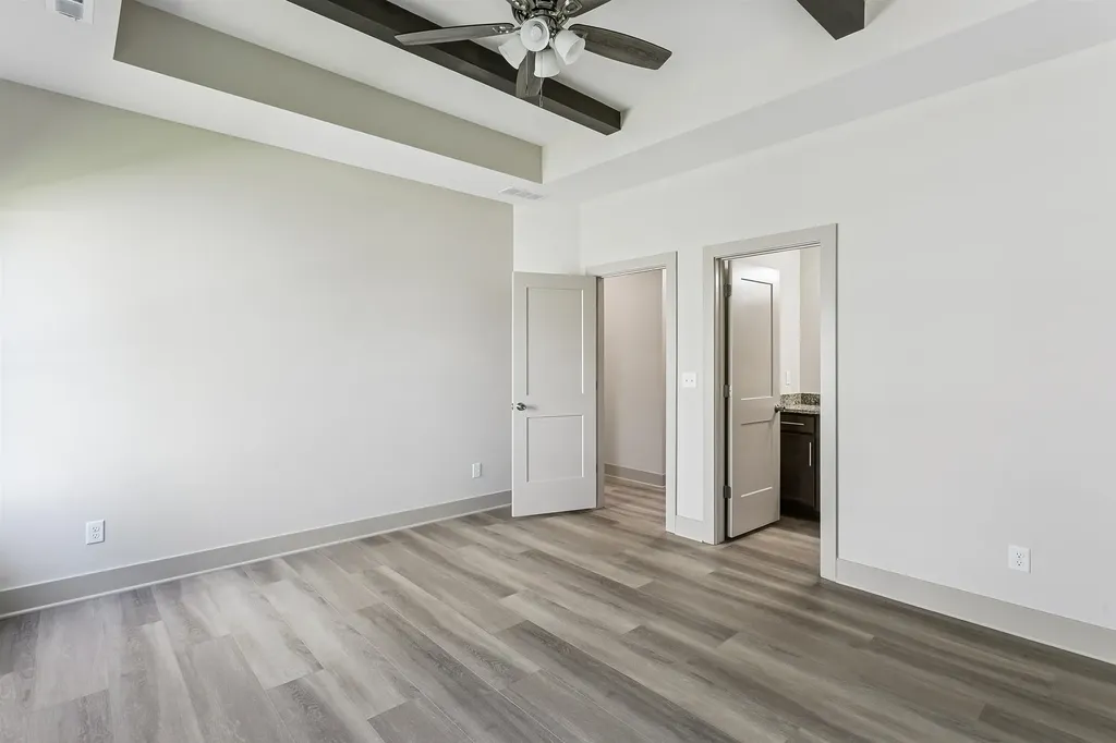 8992 E Forbes Circle Bel Aire KS 67226