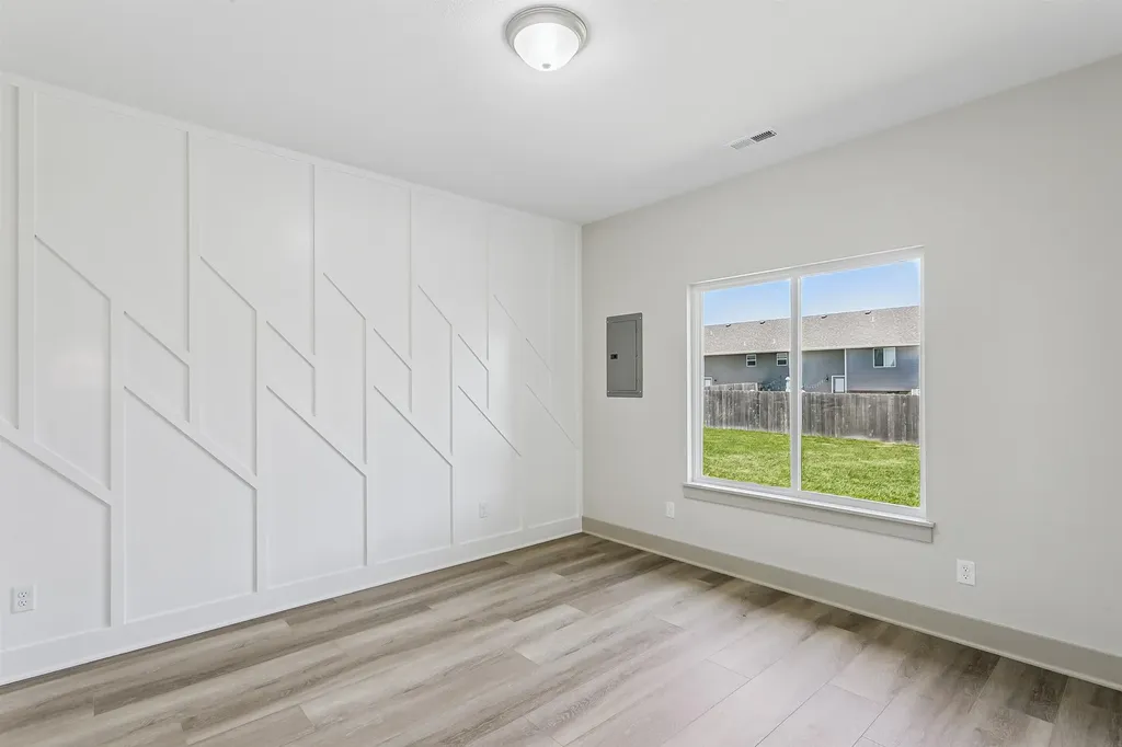 8992 E Forbes Circle Bel Aire KS 67226