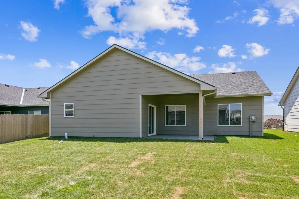 8992 E Forbes Circle Bel Aire KS 67226